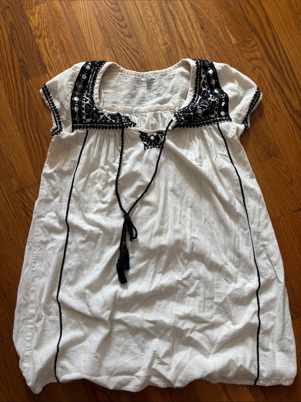 Star Mela White Tunic Top with Black Embroidery